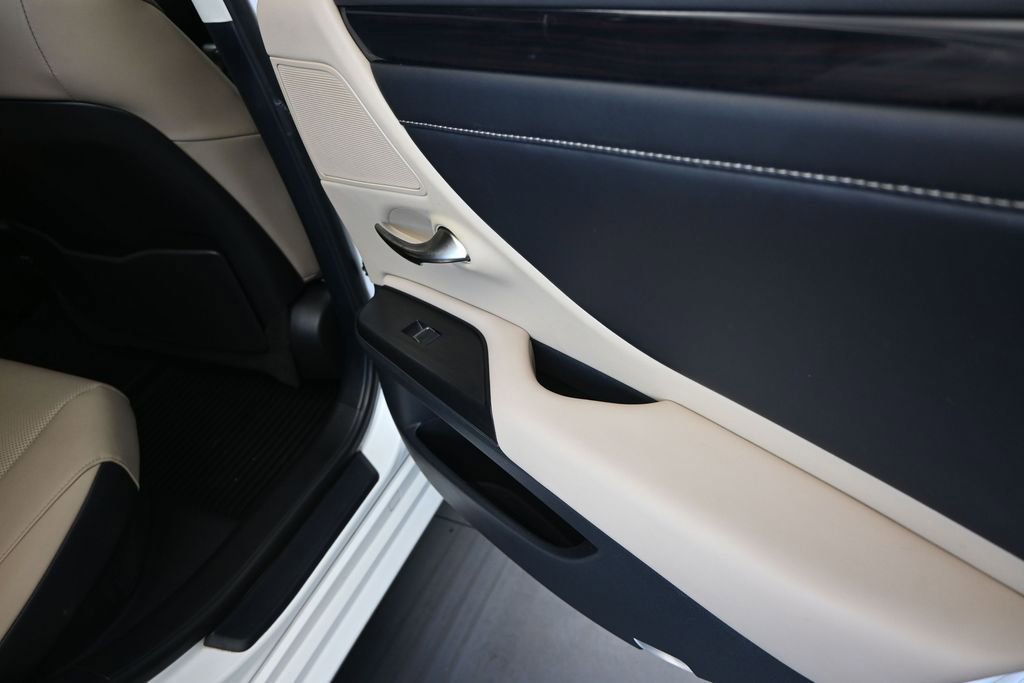 Used 2021 Lexus ES 300h w/ Premium Package FWD image 21