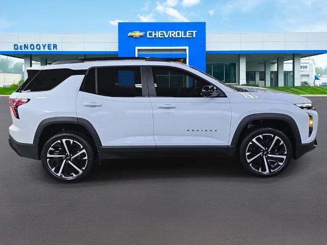 New 2026 Chevrolet Equinox RS w/ Convenience Package III FWD image 7