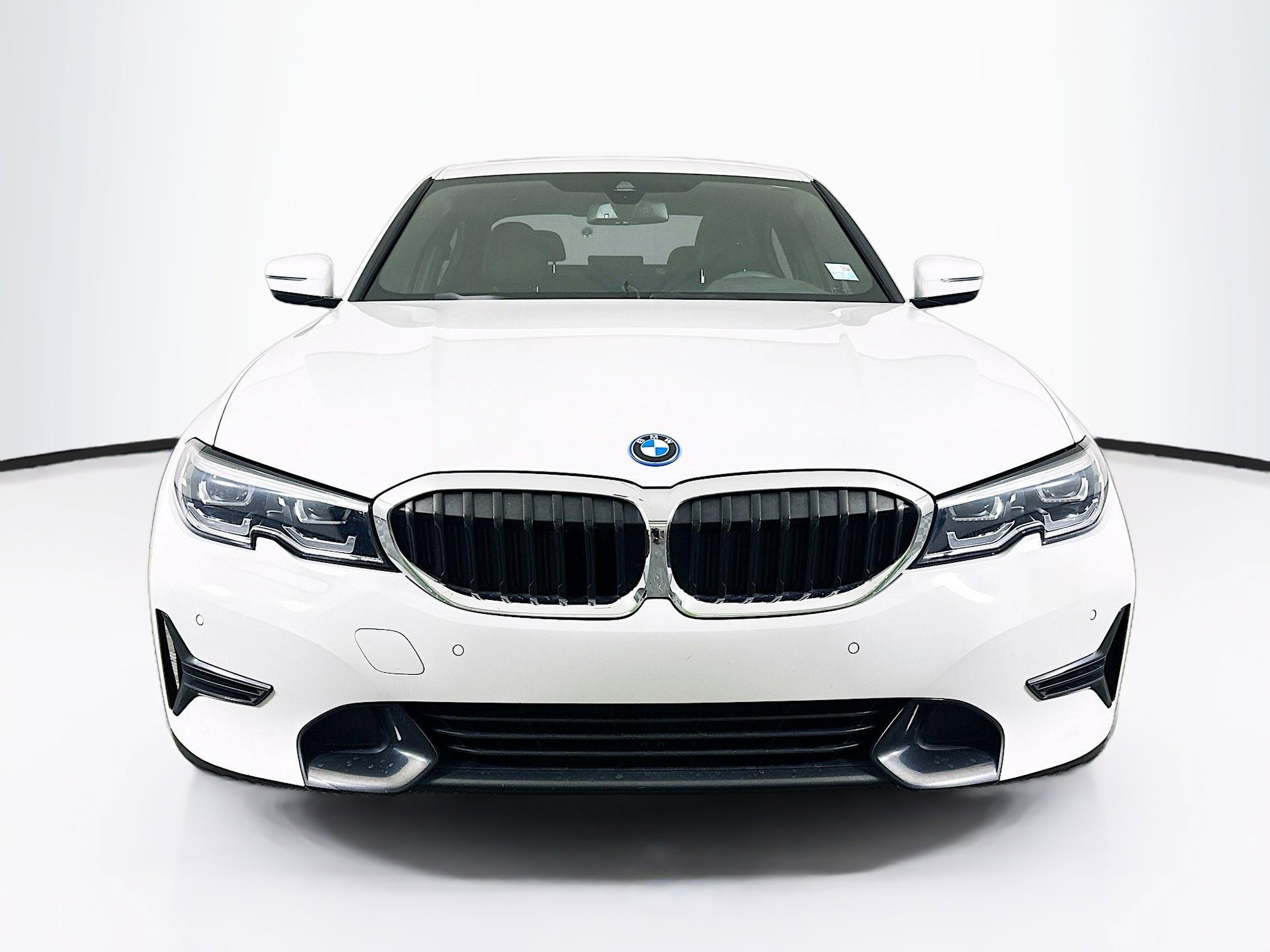 Used 2022 BMW 330e w/ Premium Package RWD image 2