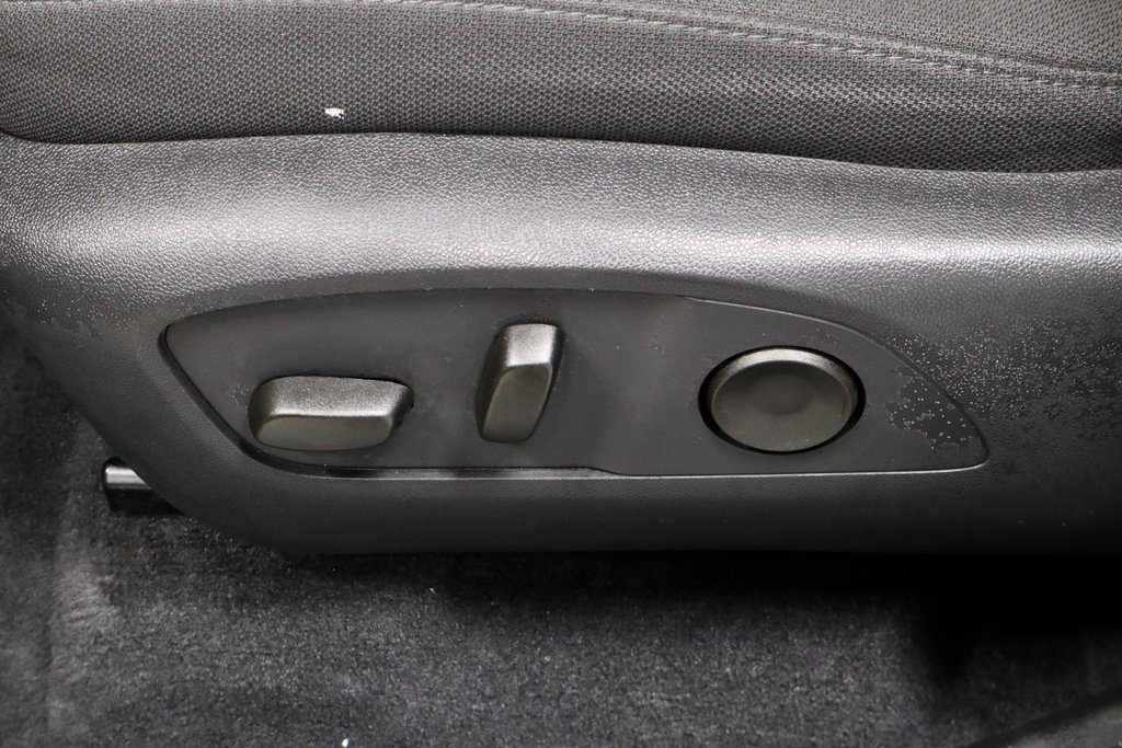 Used 2025 GMC Acadia Elevation image 27