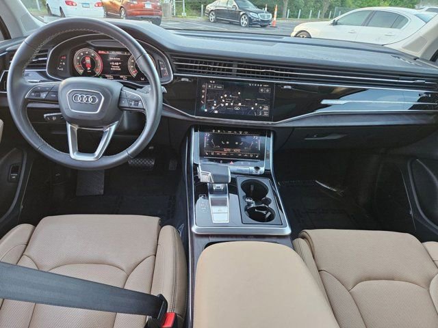 Certified 2025 Audi Q7 3.0T Prestige AWD/4WD image 12