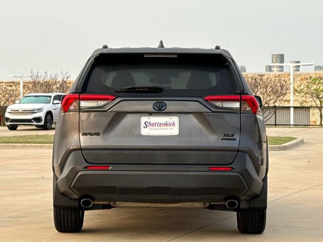 Used 2019 Toyota RAV4 XLE w/ Convenience Package image 8