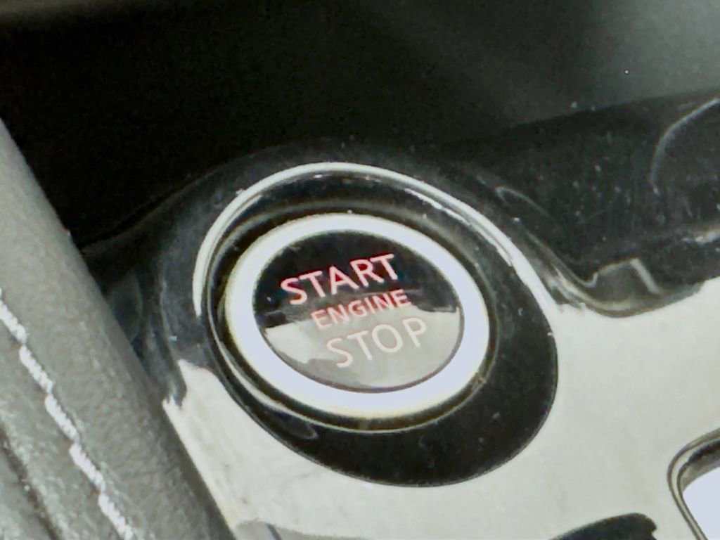 Used 2019 Nissan Kicks SR FWD image 18