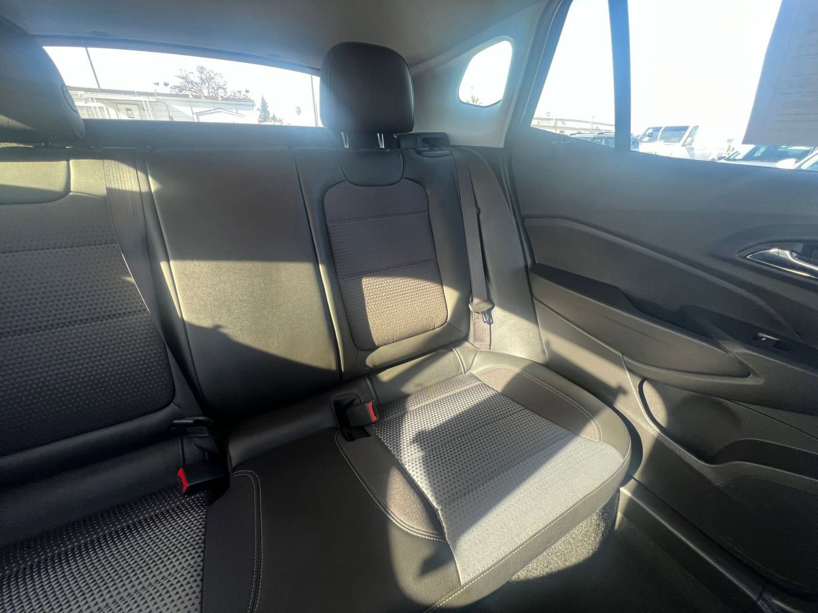 Used 2025 Chevrolet Trax LT image 37