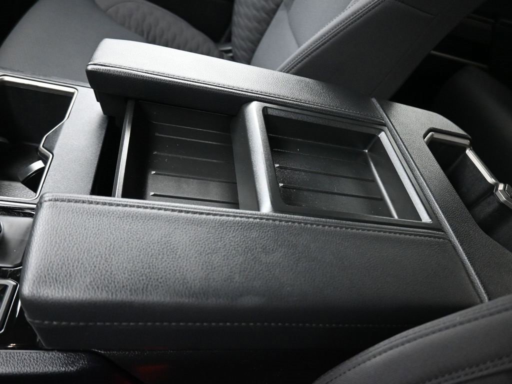 Used 2022 Toyota Tundra SR5 w/ SR5 Convenience Package image 29