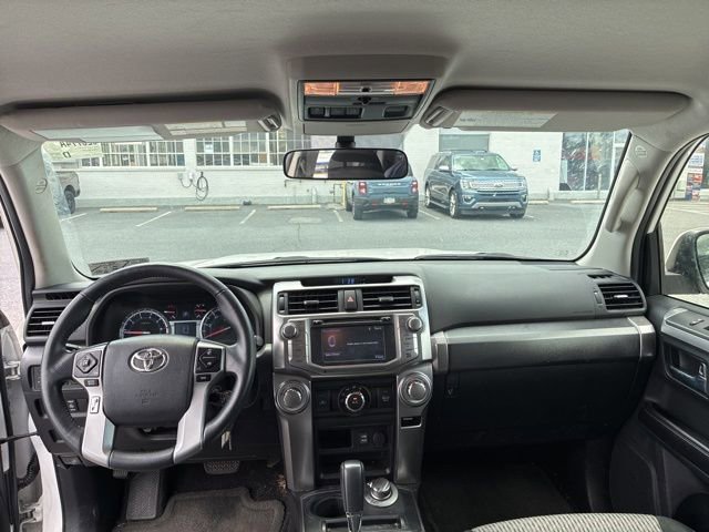 Used 2016 Toyota 4Runner SR5 AWD/4WD image 15