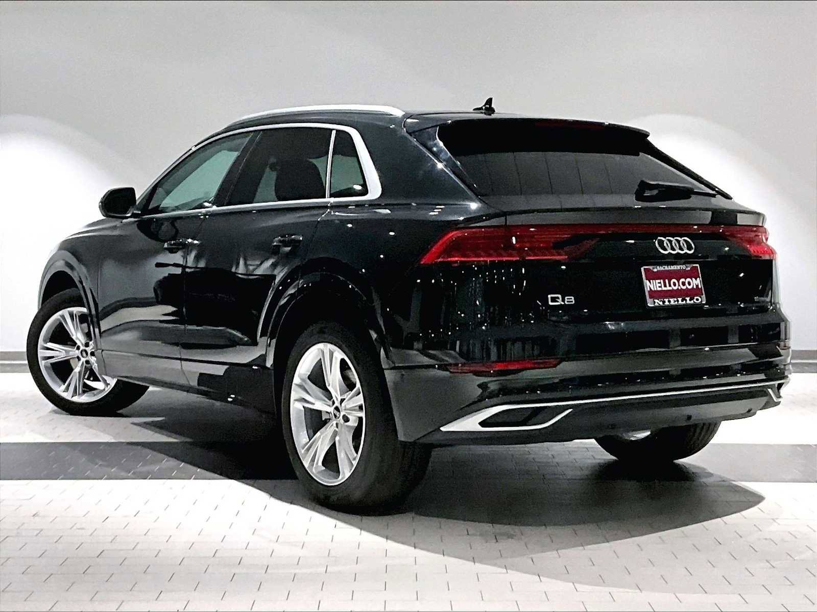 Used 2022 Audi Q8 Premium Plus w/ Premium Plus Package image 3