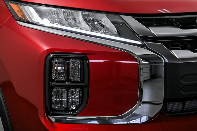 New 2027 Mitsubishi Outlander Sport SEL AWD/4WD image 5