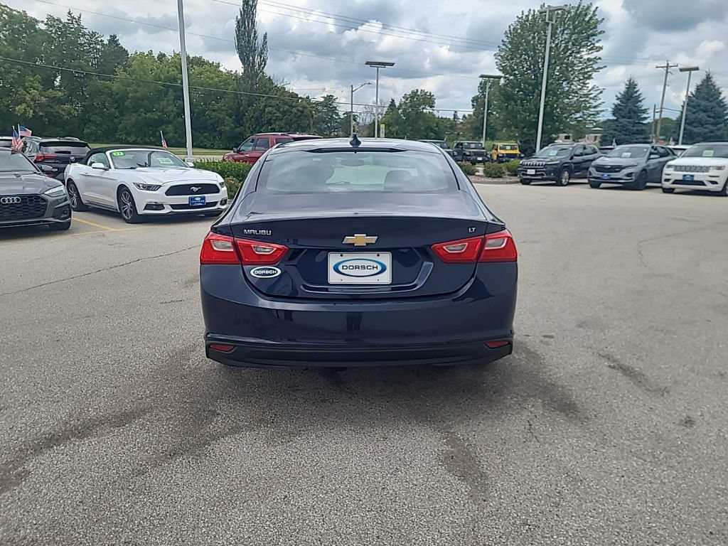Used 2016 Chevrolet Malibu LT w/ Leather Package FWD image 5