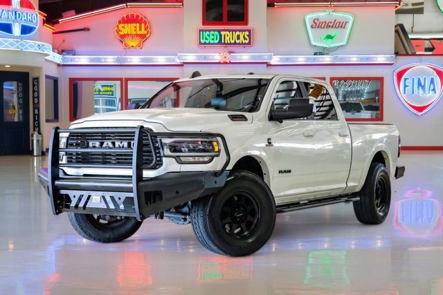 Used 2021 RAM 2500 Laramie w/ Night Edition image 2