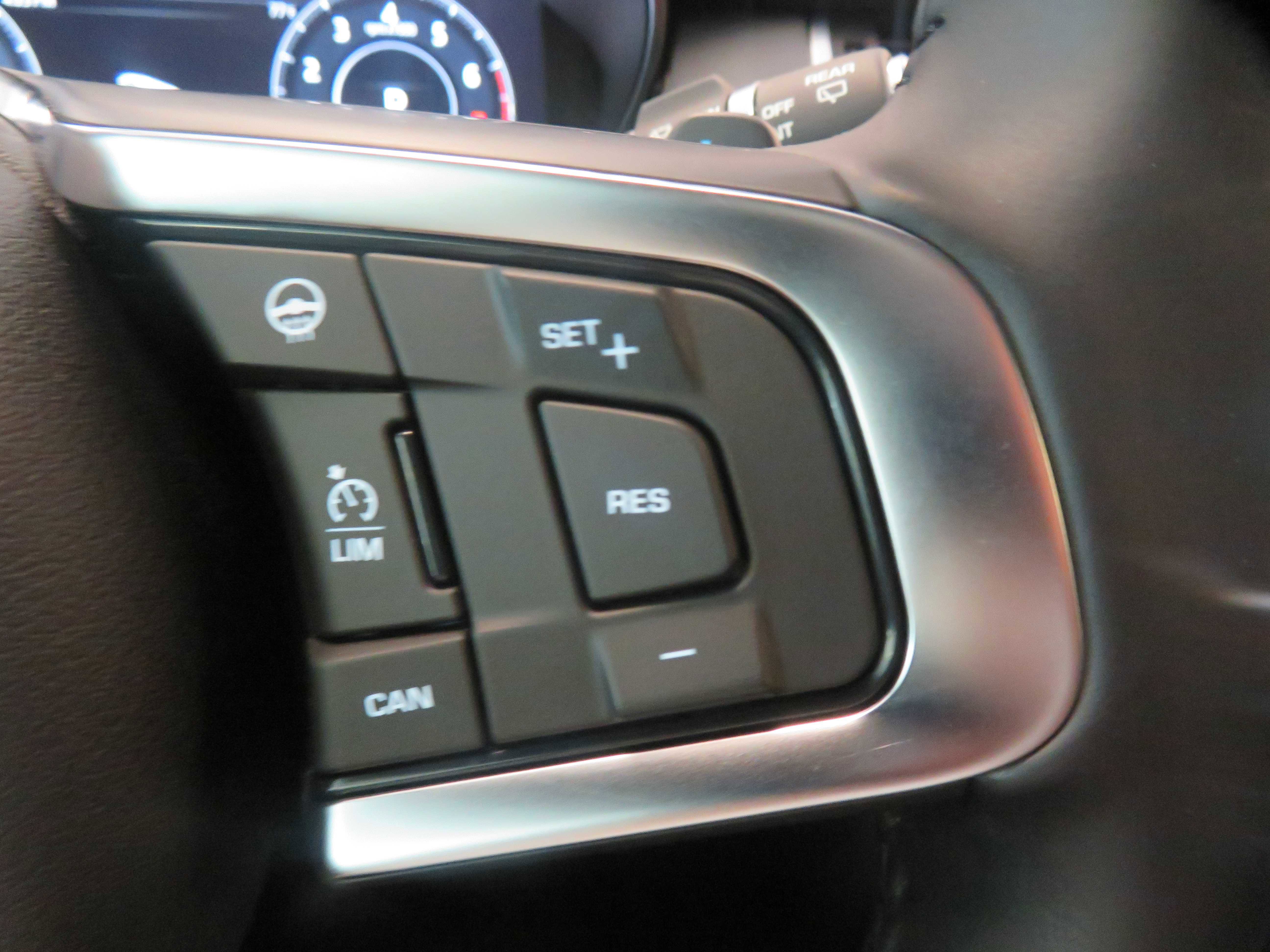 Used 2020 Jaguar E-PACE R-Dynamic SE AWD/4WD image 33