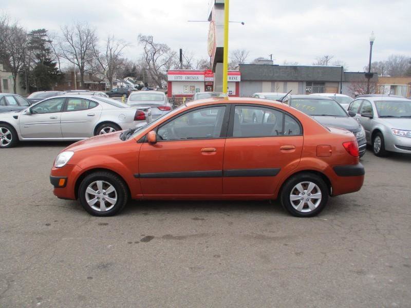Used 2009 Kia Rio LX FWD image 4