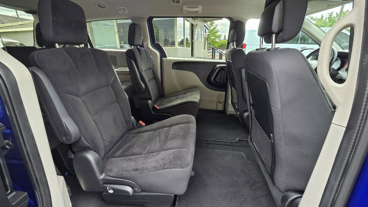 Used 2019 Dodge Grand Caravan SE w/ UConnect Hands-Free Group FWD image 15