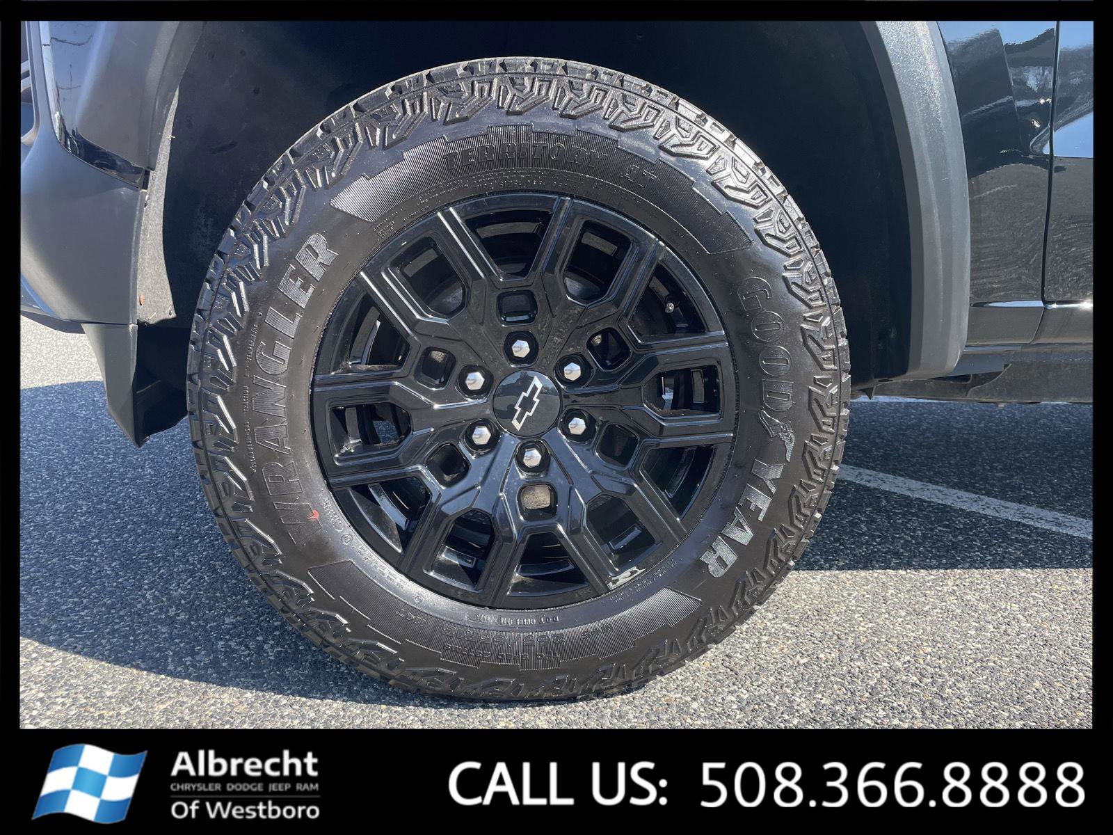 Used 2023 Chevrolet Colorado Trail Boss image 28