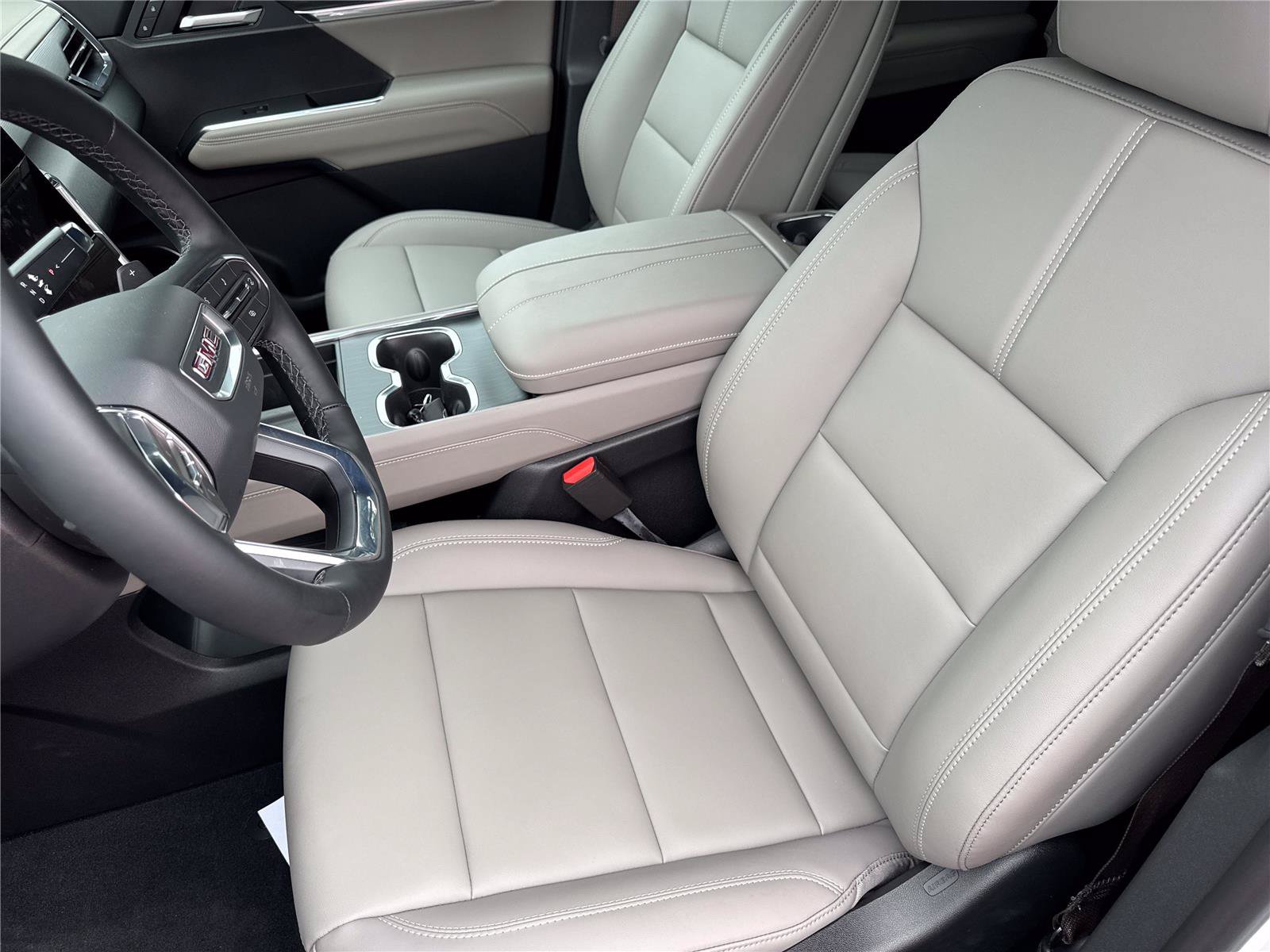 New 2026 GMC Acadia Elevation w/ Elevation Premium Package FWD image 16