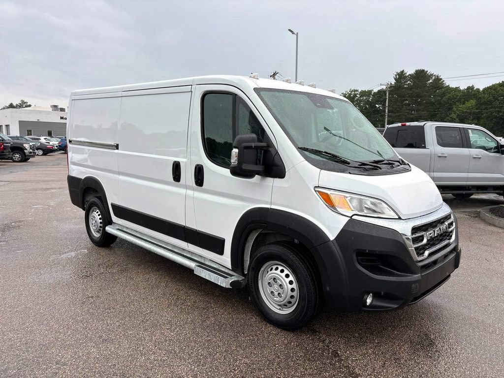 Used 2025 RAM ProMaster 2500 w/ U-Haul Equipment Group FWD image 1
