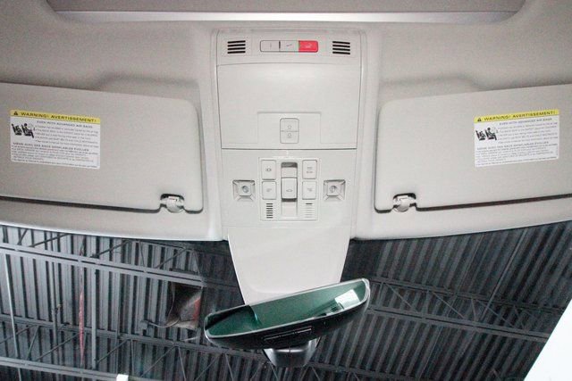 Used 2018 Volkswagen Tiguan SEL Premium image 8