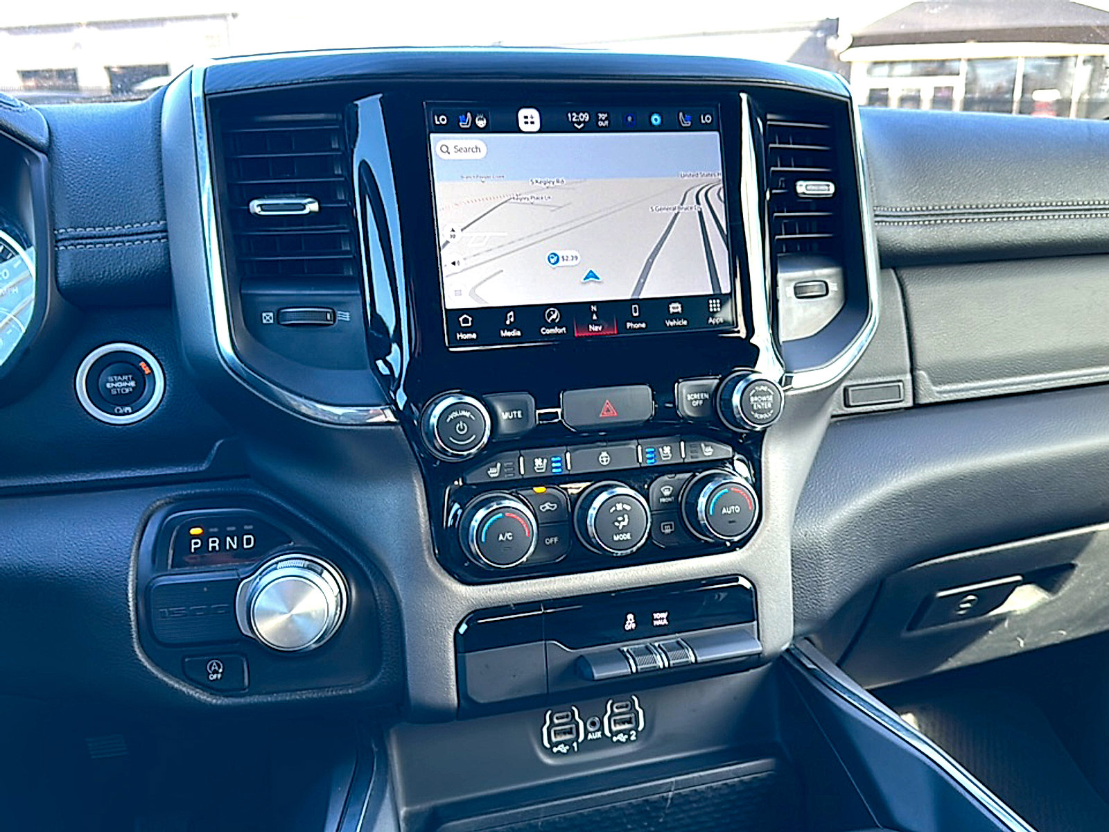 Used 2024 RAM 1500 Laramie image 31