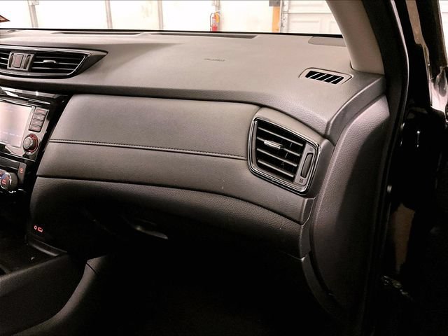 Used 2019 Nissan Rogue SV AWD/4WD image 15