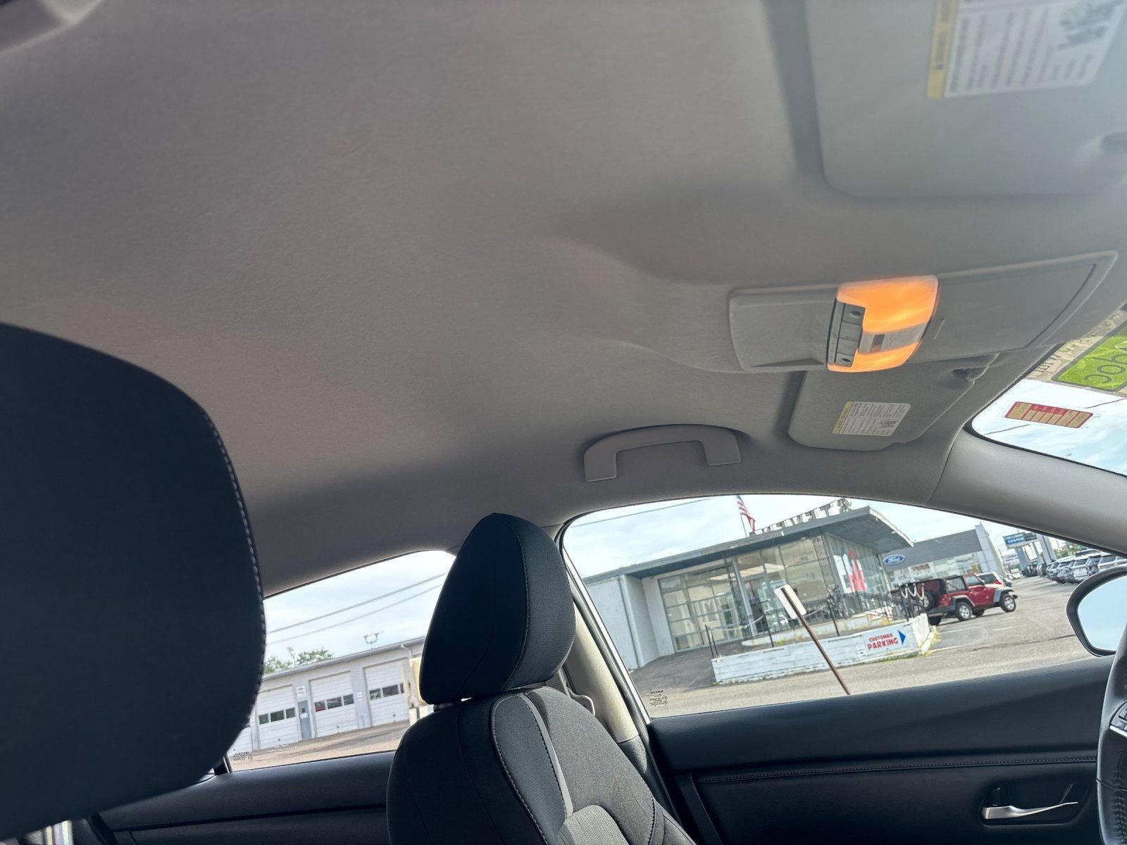 Used 2021 Nissan Sentra SV w/ Electronics Package FWD image 17