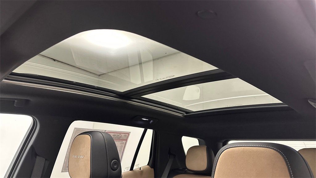 Used 2025 Chevrolet Equinox ACTIV w/ Safety and Technology Package image 19