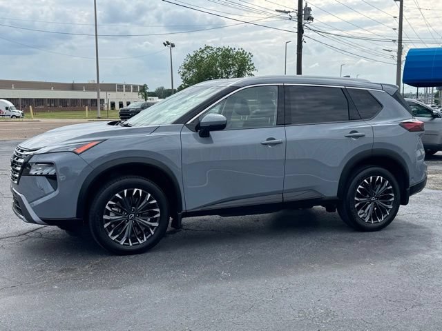 Used 2025 Nissan Rogue SL w/ Tech Package FWD image 3