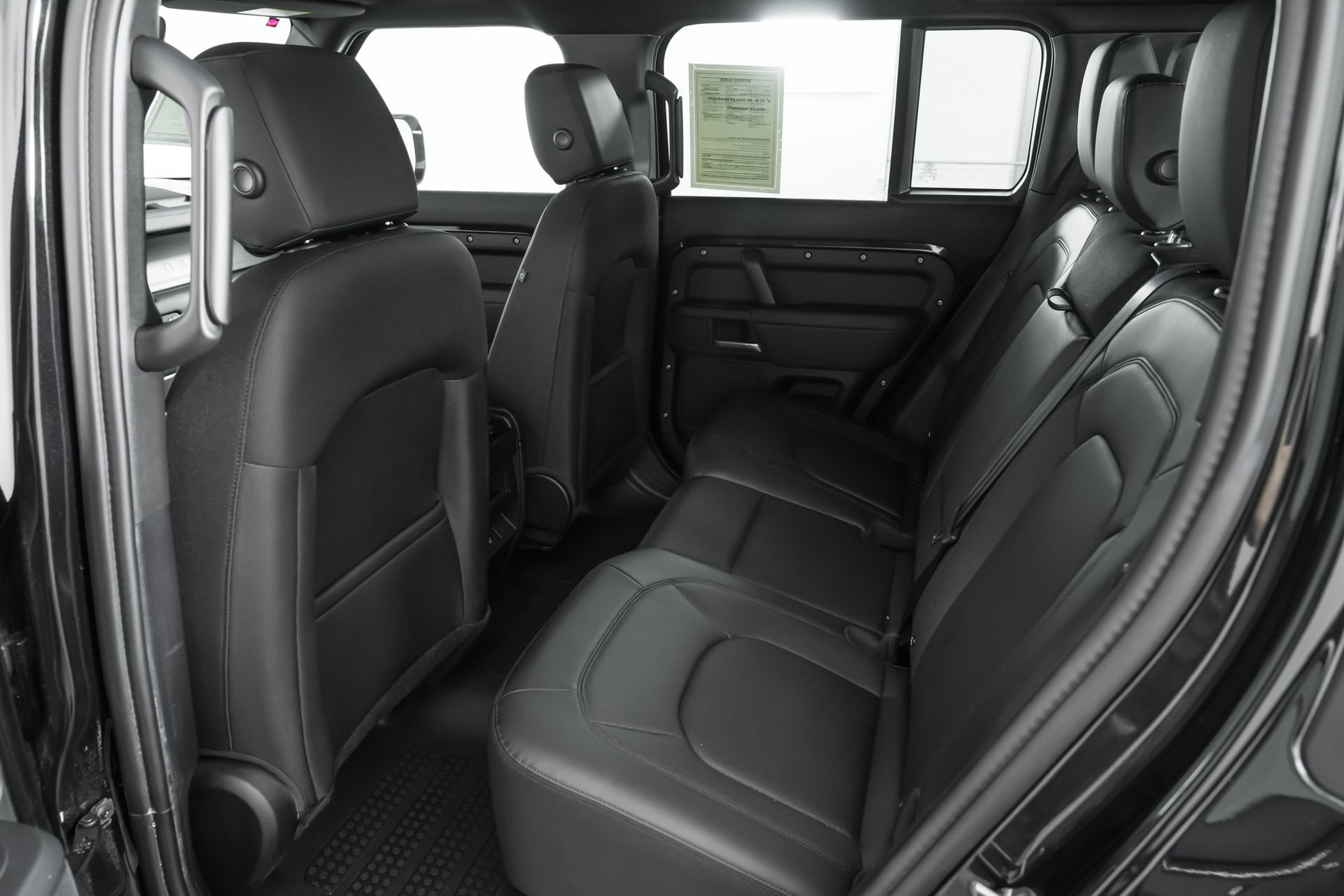 Used 2025 Land Rover Defender 110 S image 21