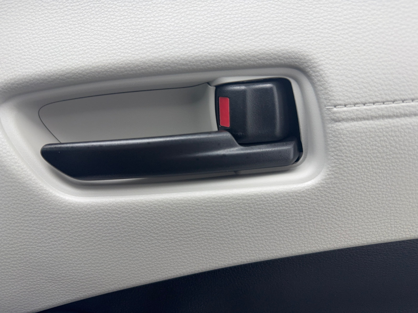 Used 2024 Toyota Corolla Cross L FWD image 35