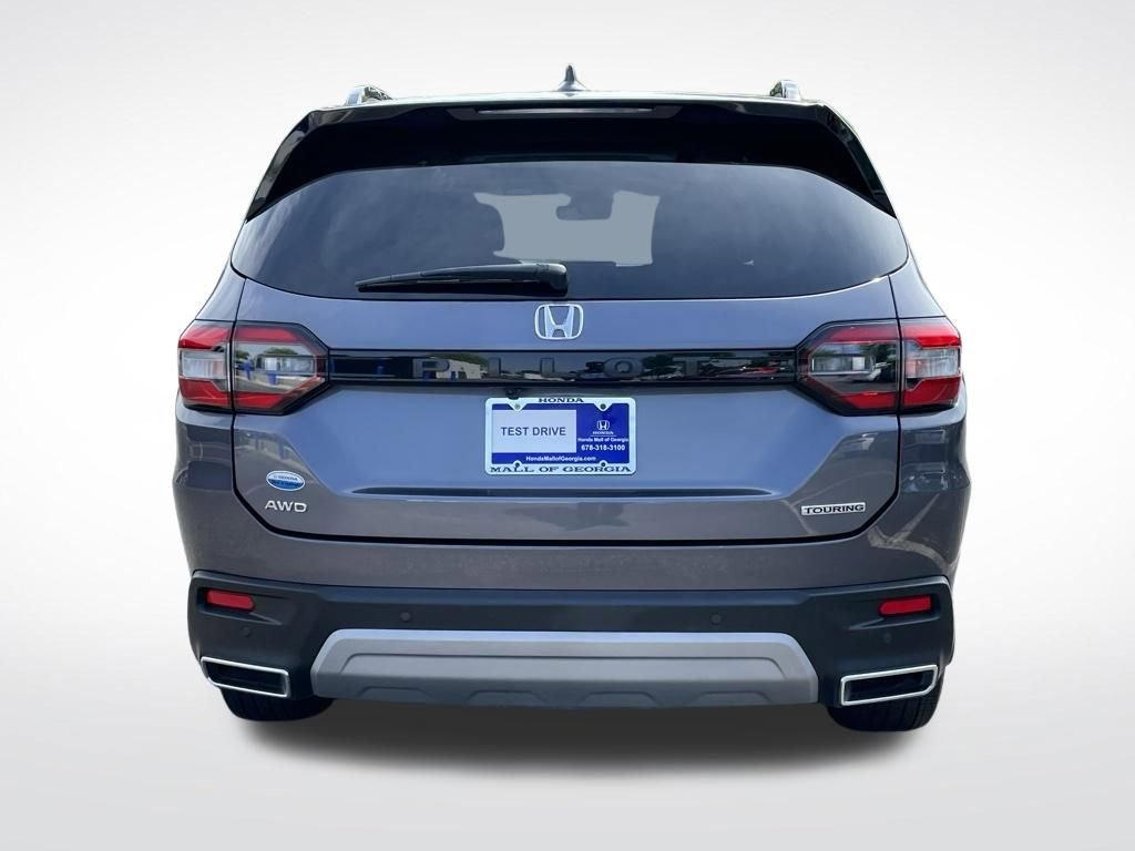 Certified 2024 Honda Pilot Touring image 5