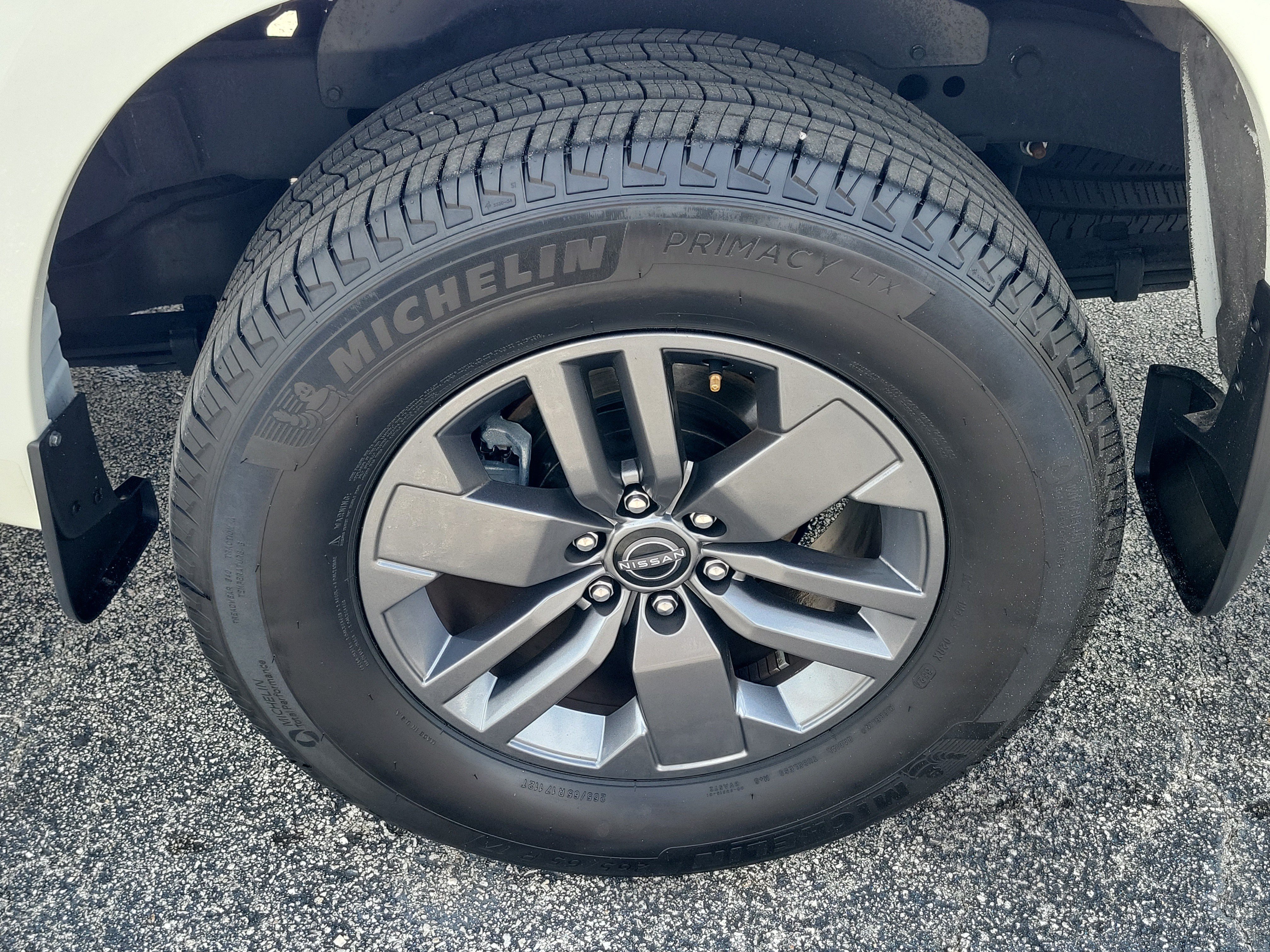 Certified 2025 Nissan Frontier SV w/ SV Convenience Package RWD image 8