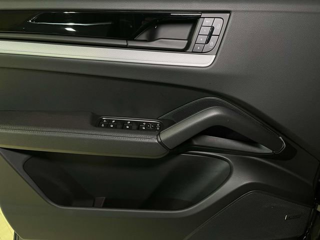 Certified 2025 Porsche Cayenne image 34