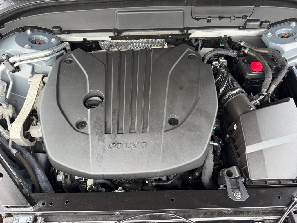 Certified 2024 Volvo XC60 B5 Plus w/ Protection Package Premier AWD/4WD image 29
