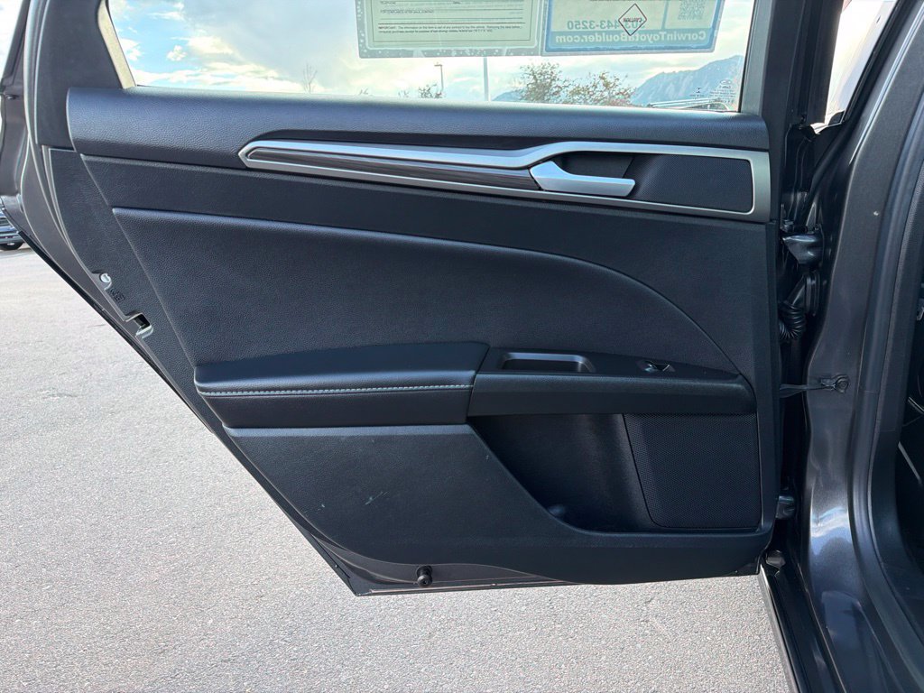 Used 2019 Ford Fusion SEL FWD image 19