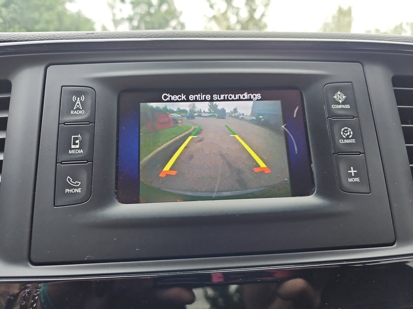 Used 2017 Chrysler Pacifica Touring-L FWD image 17