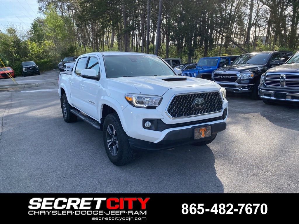 Used 2019 Toyota Tacoma TRD Sport w/ Technology Package image 3