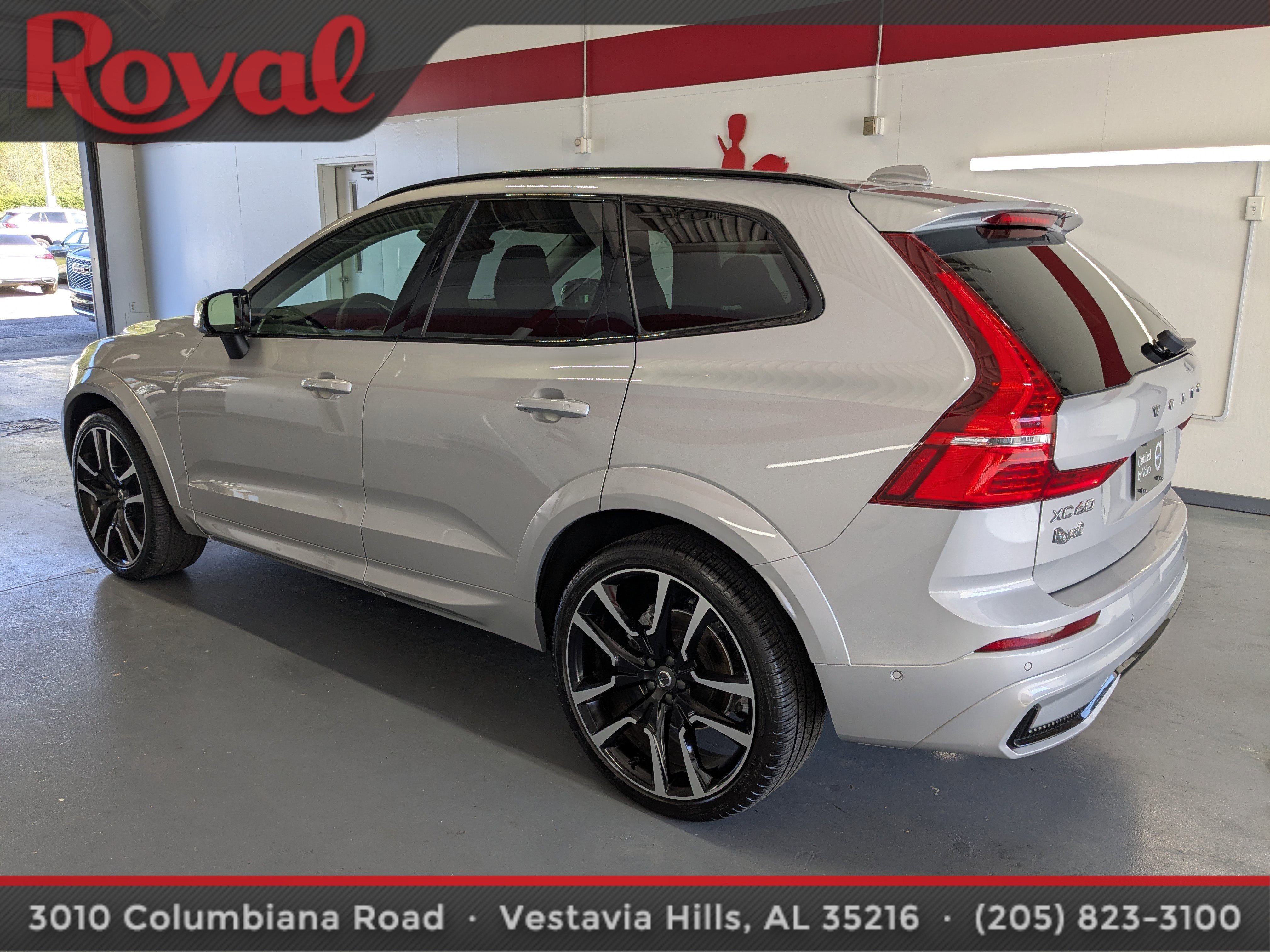 Certified 2023 Volvo XC60 B5 Ultimate image 2