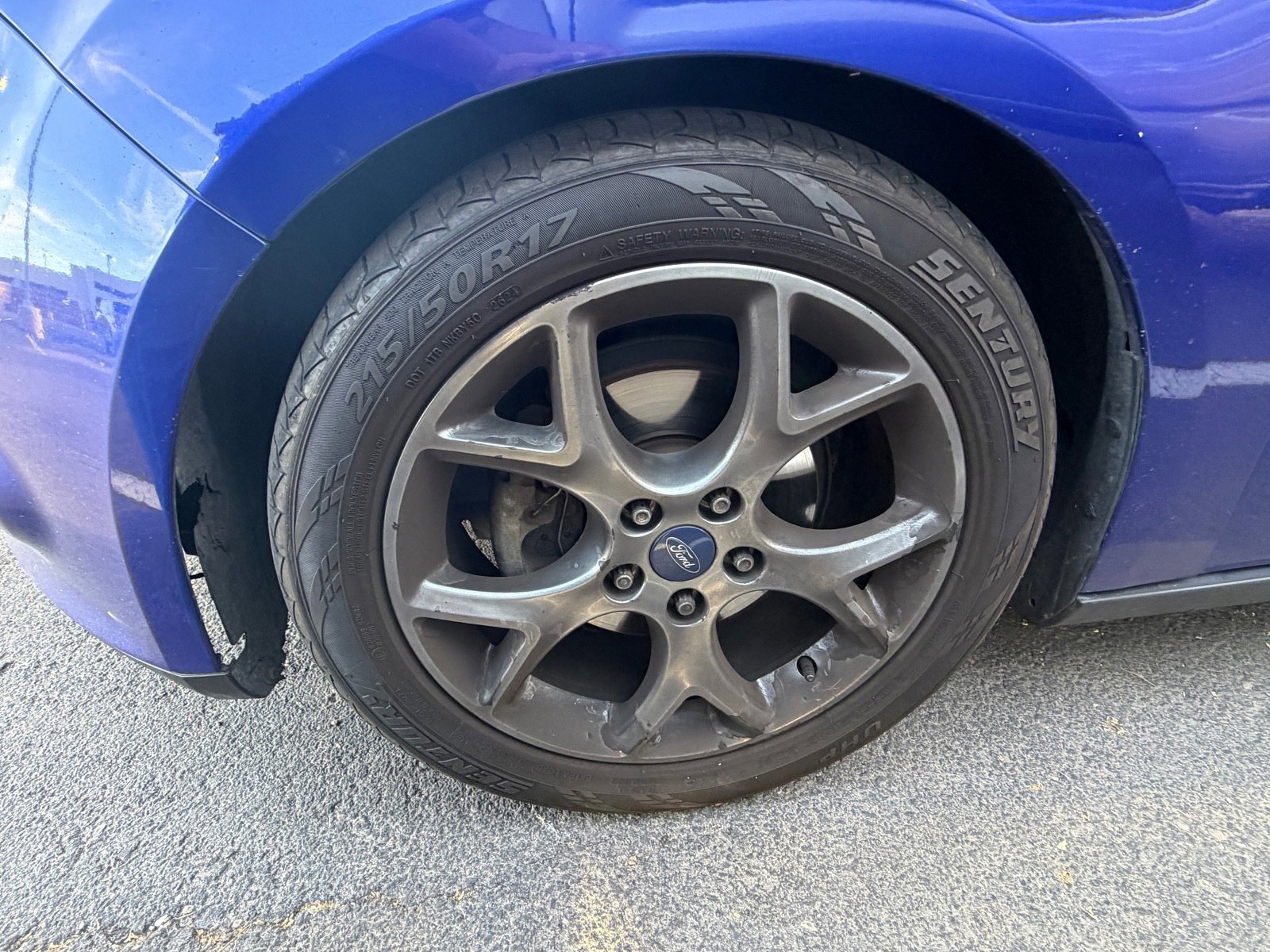 Used 2014 Ford Focus SE w/ Equipment Group 201A image 6