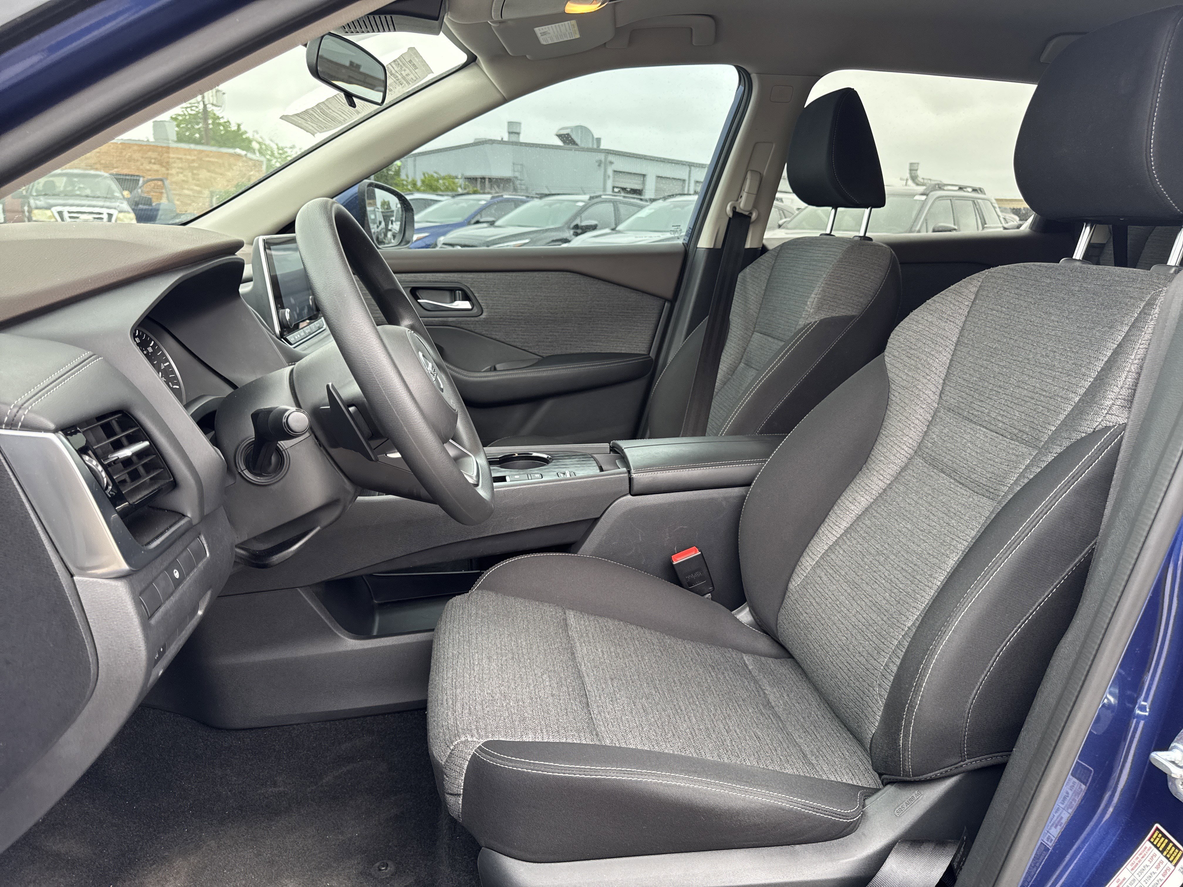 Used 2021 Nissan Rogue SV FWD image 23