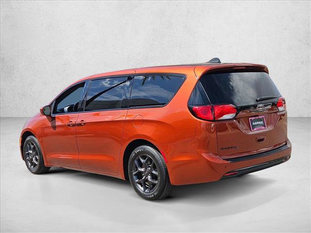 Used 2018 Chrysler Pacifica Touring Plus w/ S Appearance Package FWD image 8