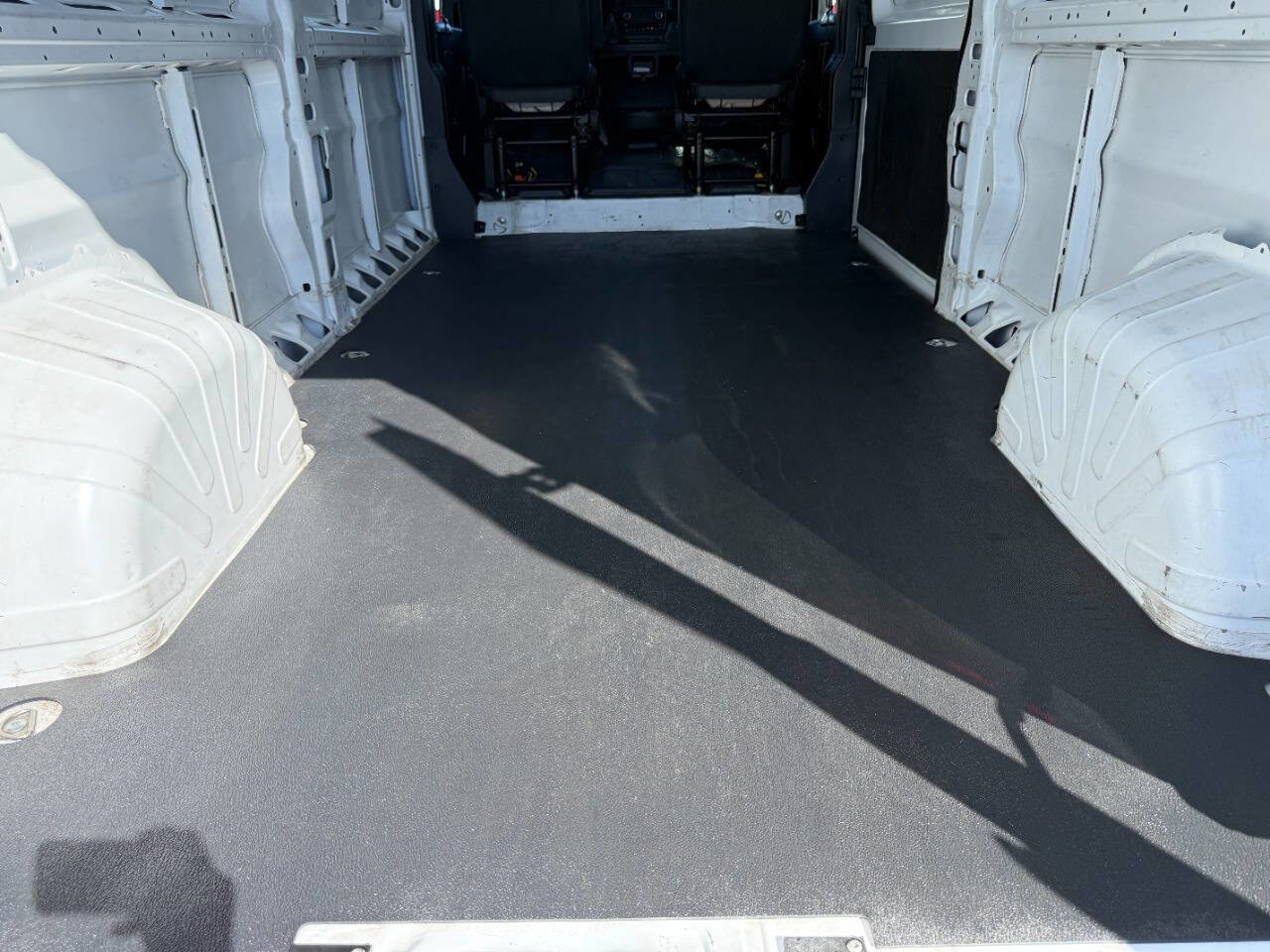 Used 2024 RAM ProMaster 2500 w/ Convenience Group image 20