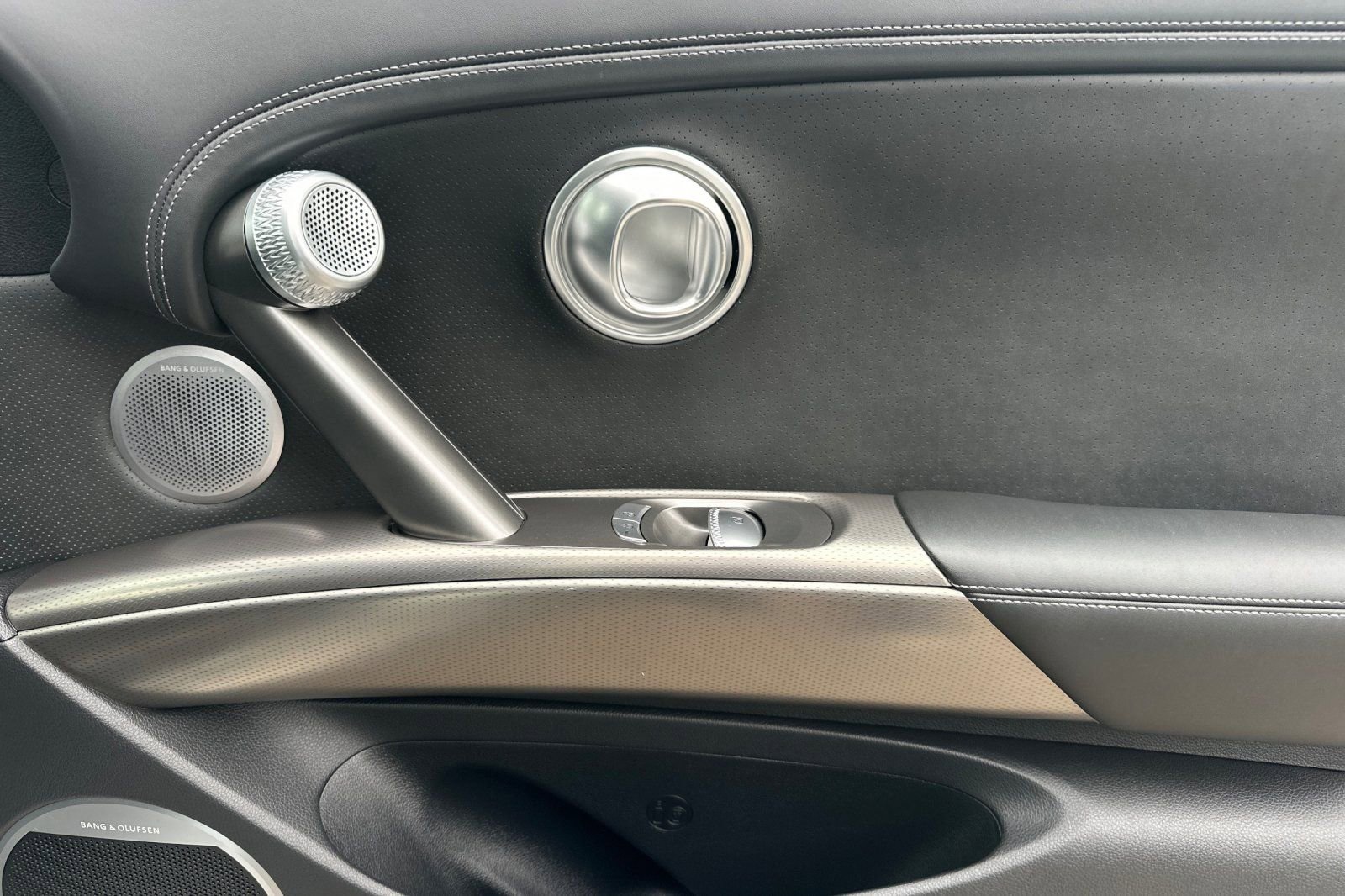 Used 2023 Genesis GV60 Advanced image 21