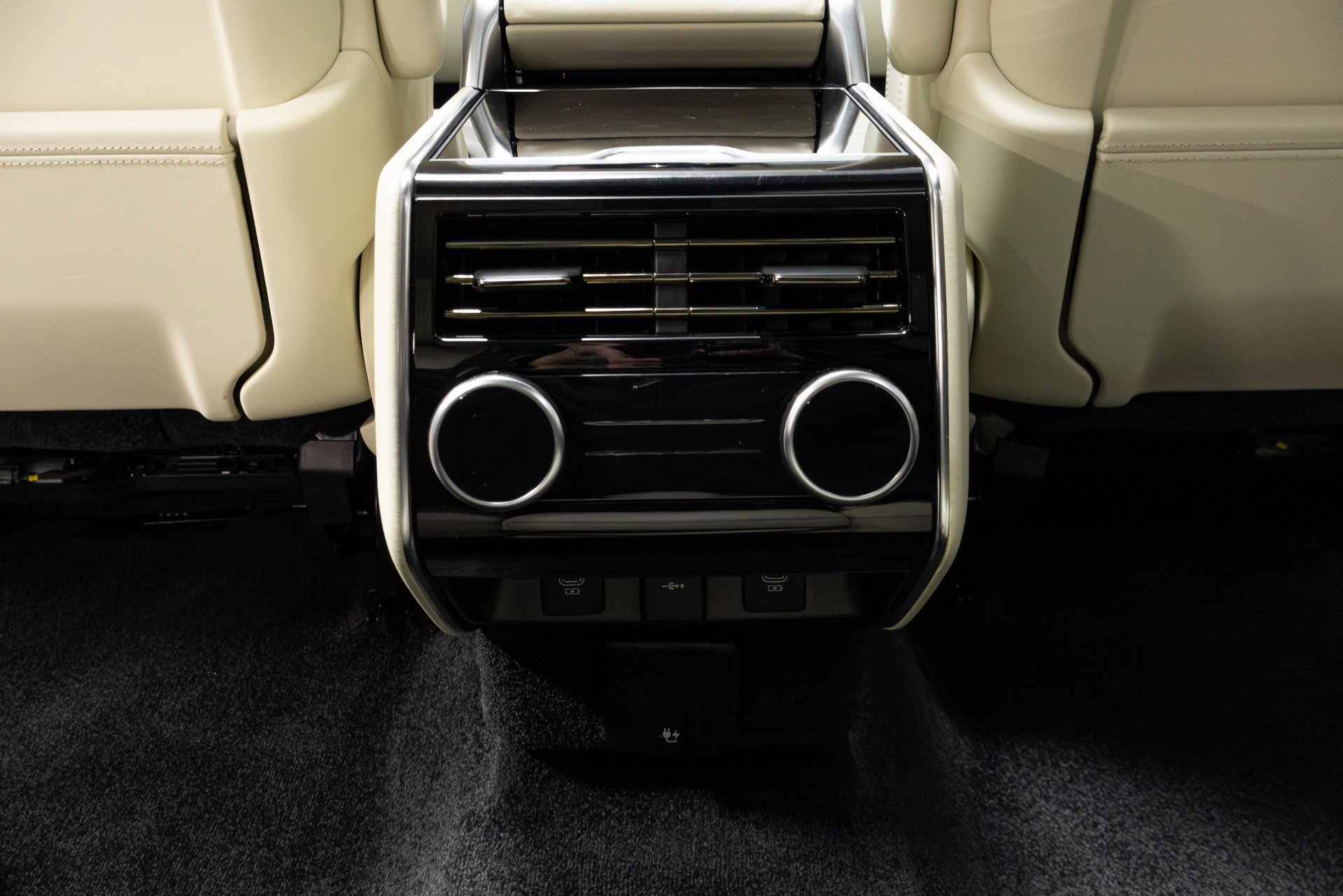 Used 2023 Land Rover Range Rover Long Wheelbase Autobiography image 29