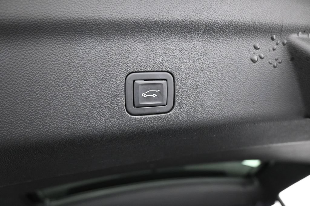 Used 2024 Chevrolet Suburban LT AWD/4WD image 42