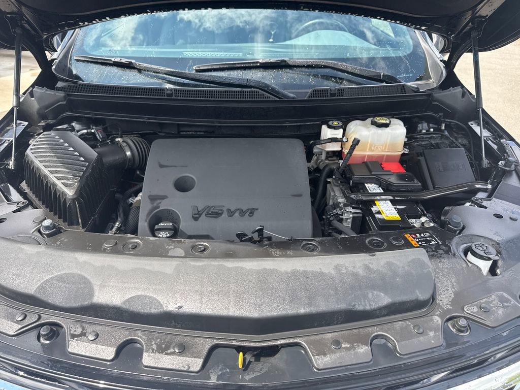 Used 2024 Buick Enclave Essence AWD/4WD image 4