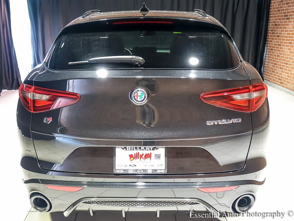 Used 2022 Alfa Romeo Stelvio Veloce image 8