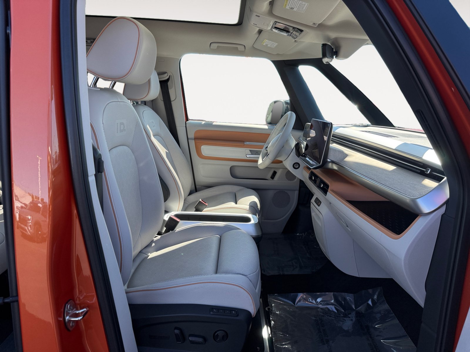 Certified 2025 Volkswagen ID. Buzz Pro S Plus RWD image 19