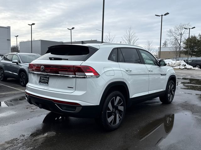 Certified 2024 Volkswagen Atlas Cross Sport SE image 4