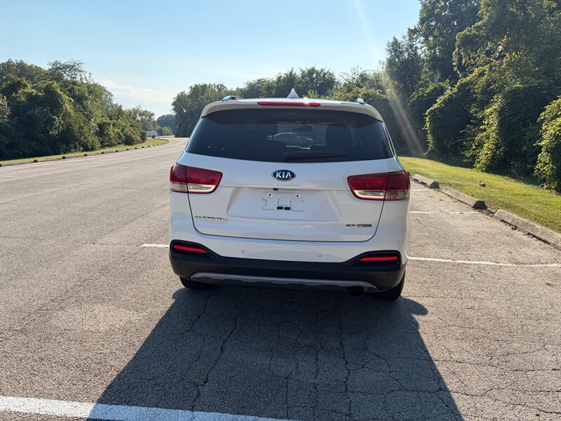 Used 2016 Kia Sorento EX w/ EX Touring Package FWD image 4