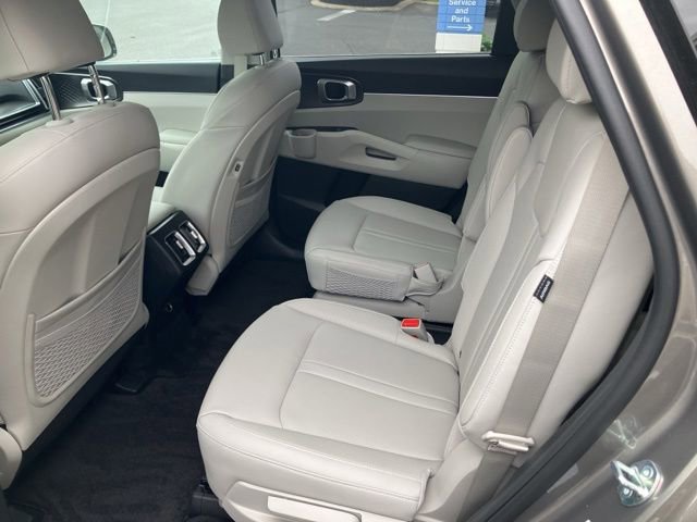 Used 2025 Kia Sorento EX w/ EX Panoramic Sunroof Package AWD/4WD image 12