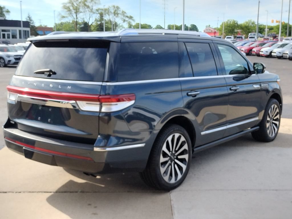 Used 2022 Lincoln Navigator Reserve AWD/4WD image 16